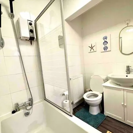 Idyllic 3-bedroom Coastal Escape In Сискейл