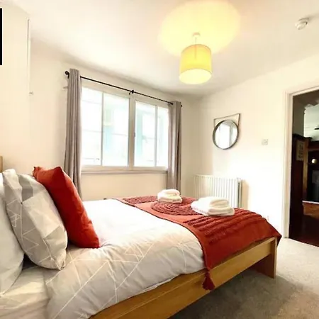 Idyllic 3-bedroom Coastal Escape In * Сискейл